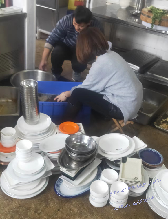 元旦假期，默默奉献